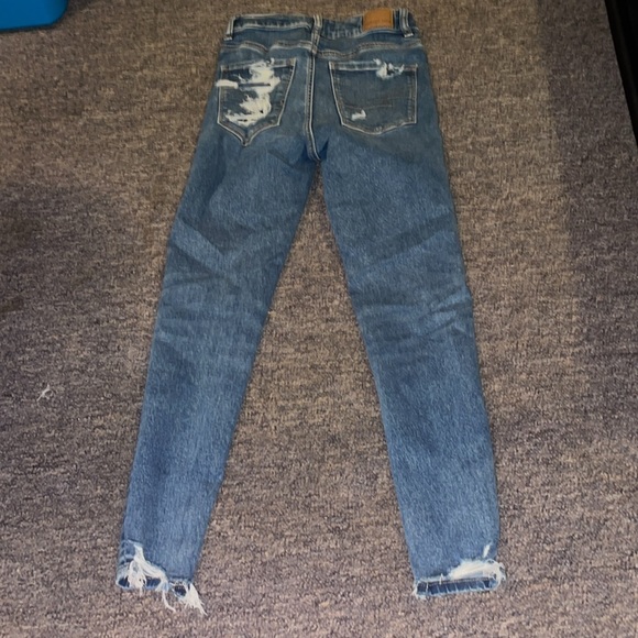 Guess sz 2 high rise distressed jeggings - Picture 2 of 5